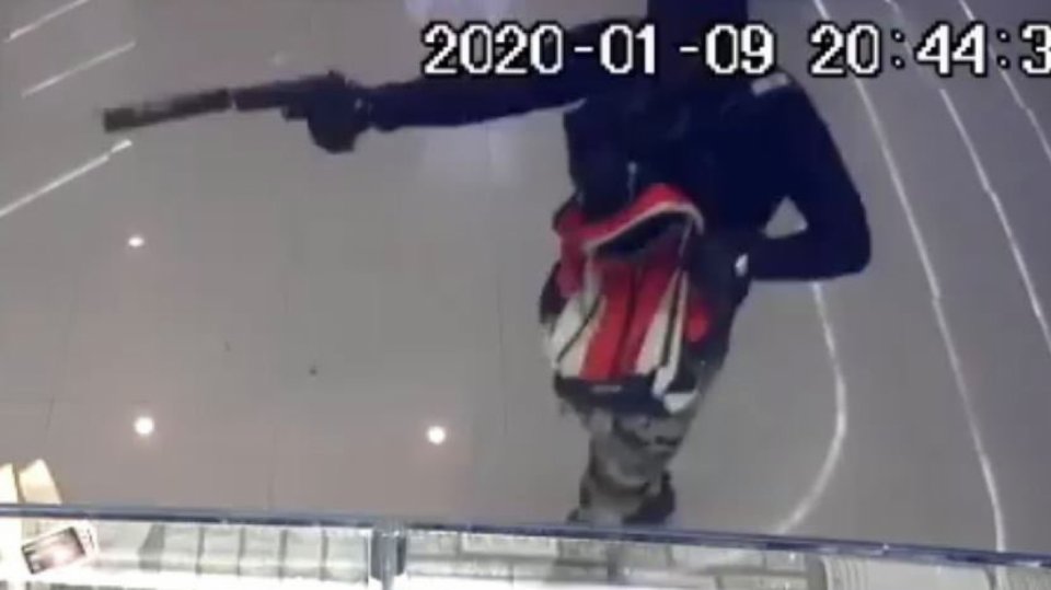 Brutální loupež v thajském obchodním centru